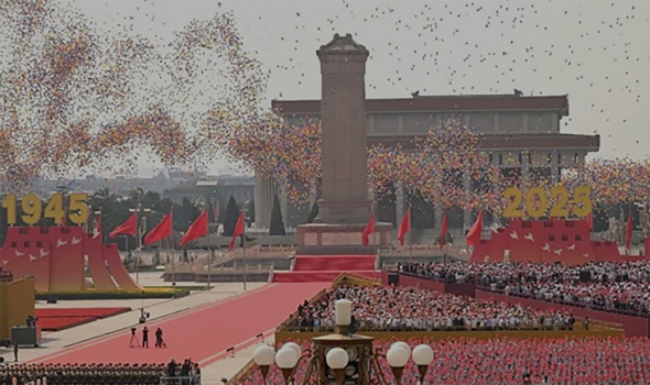 合图教育科技集团董事长刘峰受邀参加九三阅兵观礼